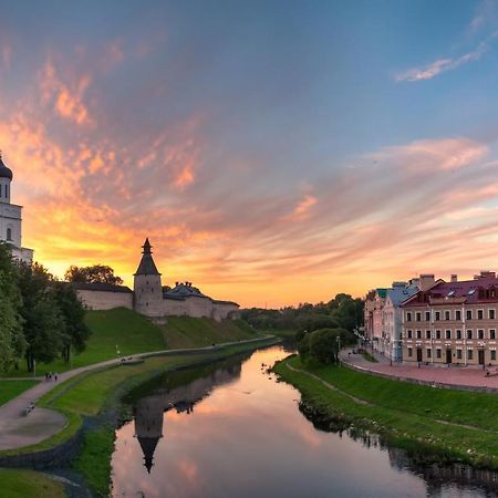 Golden Embankment Hotel Pskov Buitenkant foto