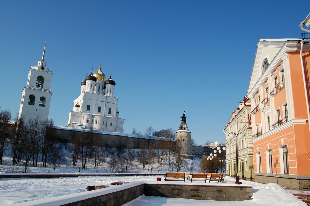 Golden Embankment Hotel Pskov Buitenkant foto