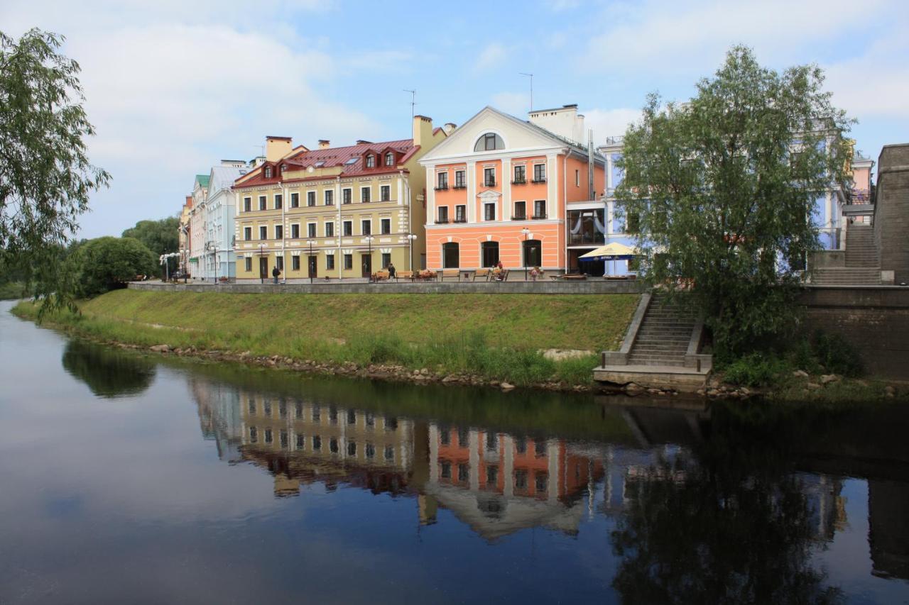 Golden Embankment Hotel Pskov Buitenkant foto